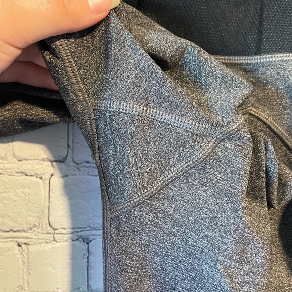 Lululemon Run Around Tight (RARE) - Picture 11 of 15